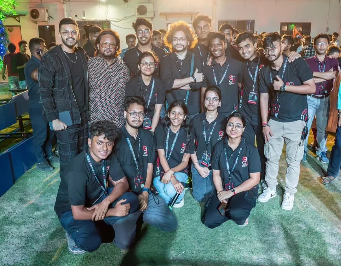 Geekonix alumni group photo 1A