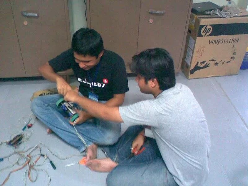 Geekonix alumni group photo zzz1 hqRjpJYdzWVsQ6TXCBg w