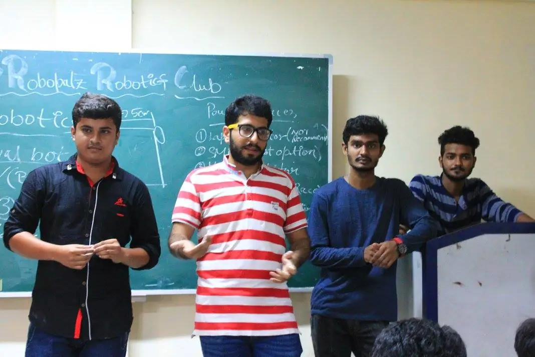 Geekonix Facebook gallery photo 23 2016