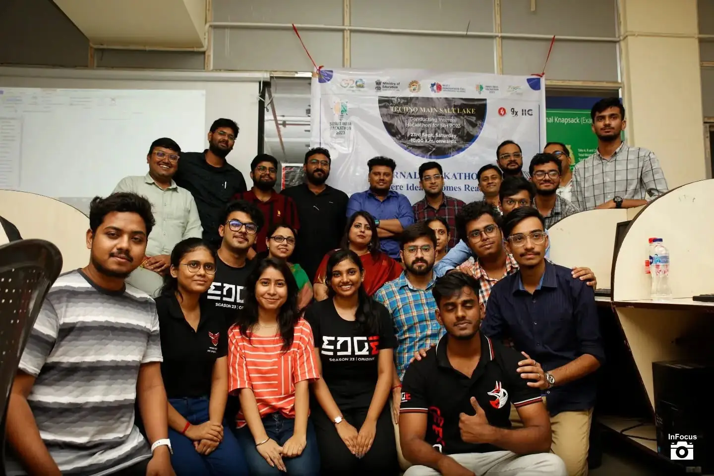 Geekonix alumni group photo IMG 6789