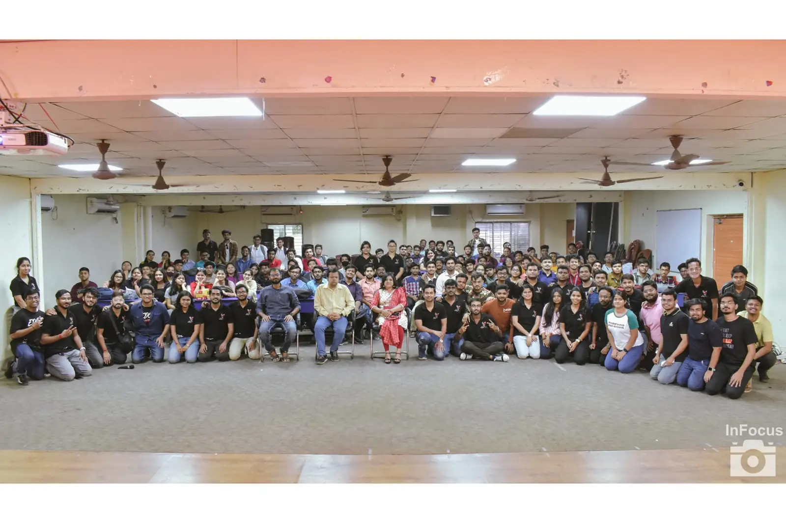 Geekonix alumni group photo IMG 6790