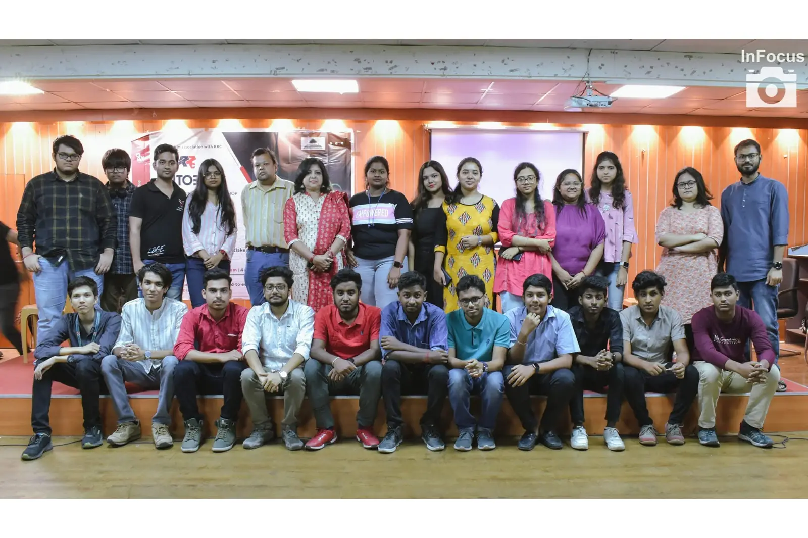 Geekonix alumni group photo IMG 6791