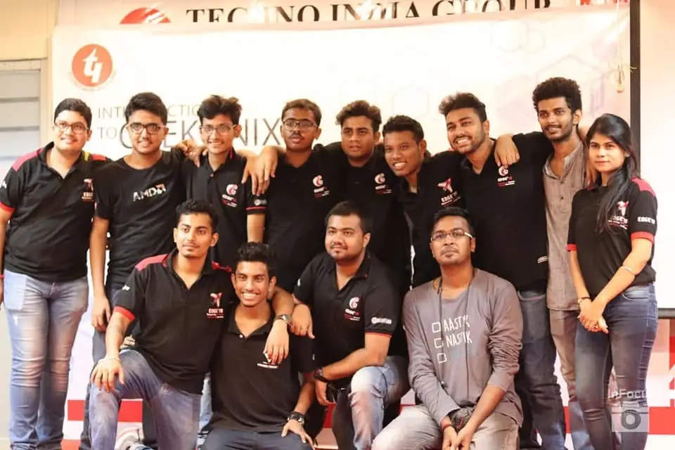 Geekonix alumni group photo IMG 6800