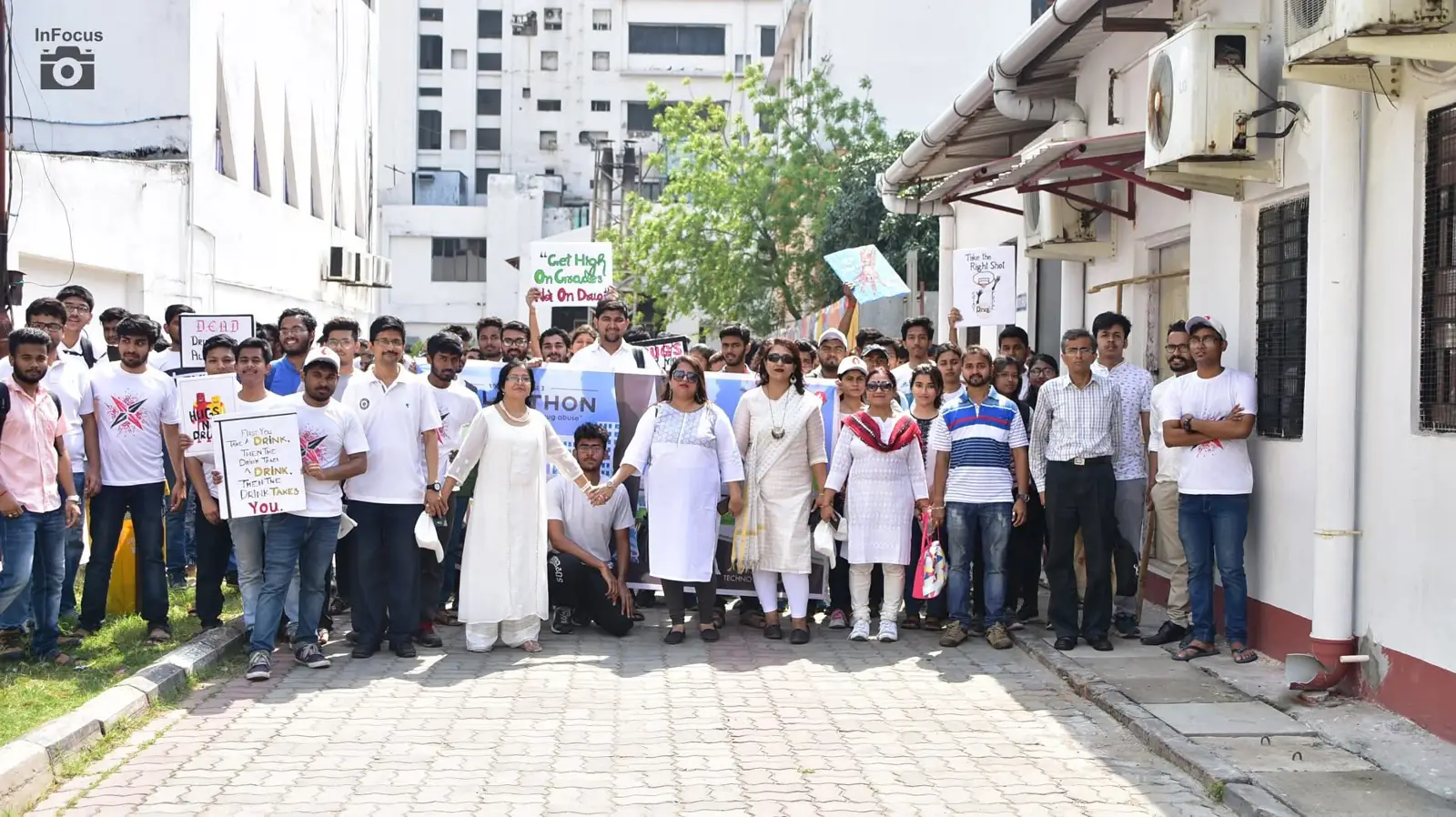 Geekonix alumni group photo IMG 6805