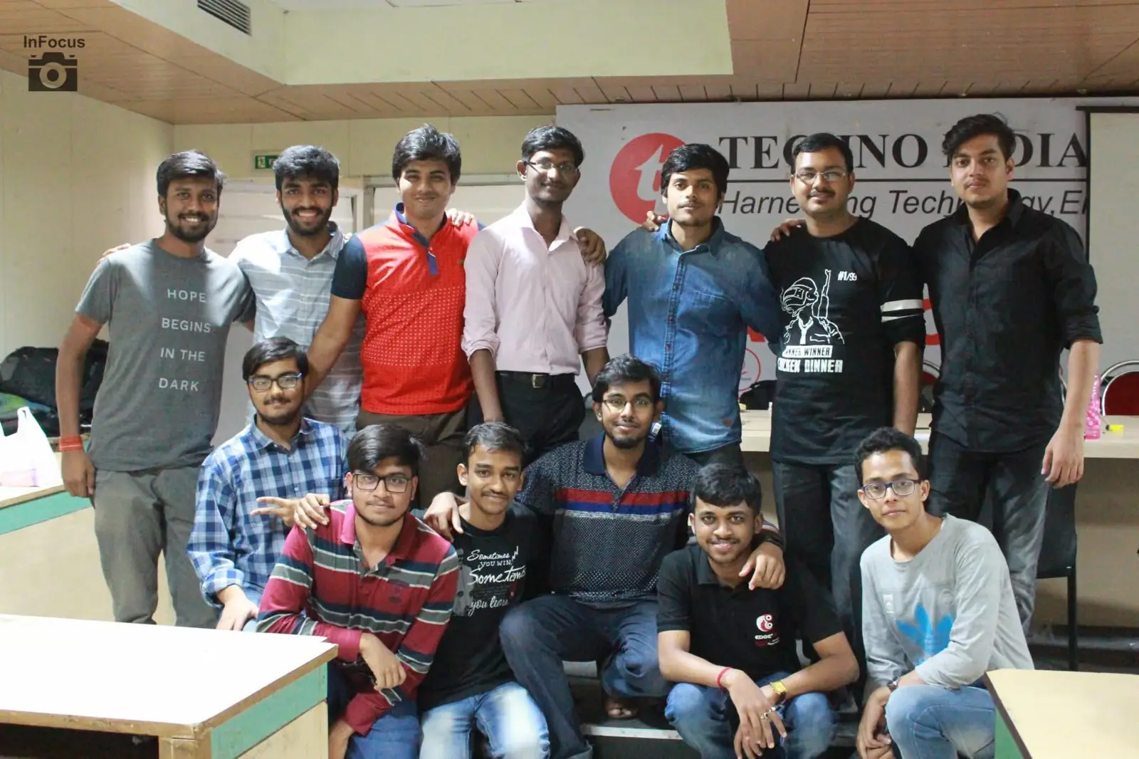 Geekonix alumni group photo IMG 6807